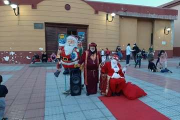  Papá Noel reparte alegría e ilusión en La Garita y Valle de Jinámar/TA.